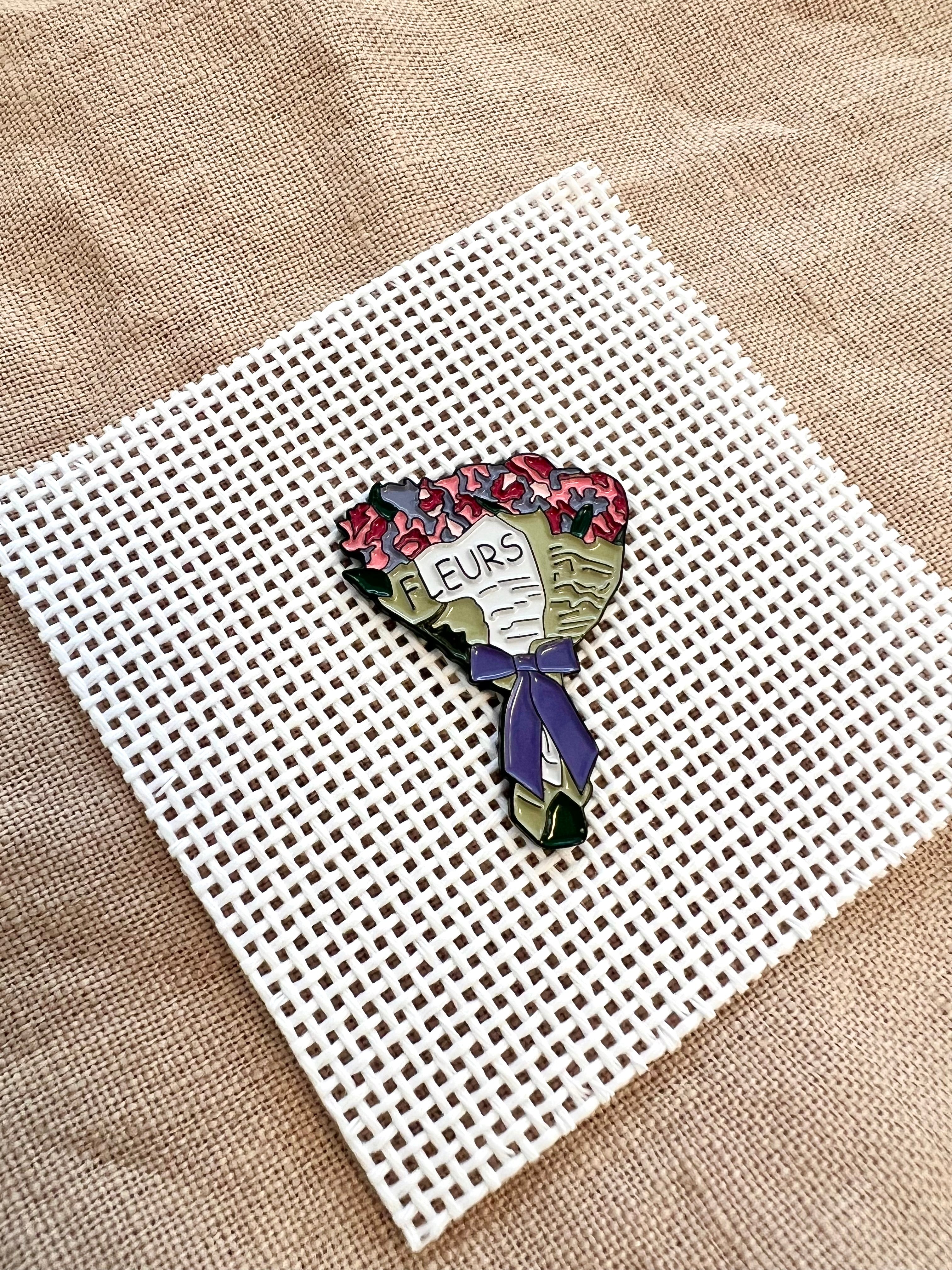 Fleurs Bouquet Needle Minder