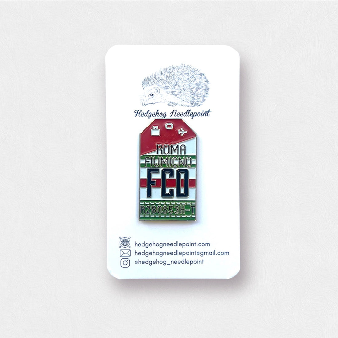 Roma Retro Travel Tag Needle Minder